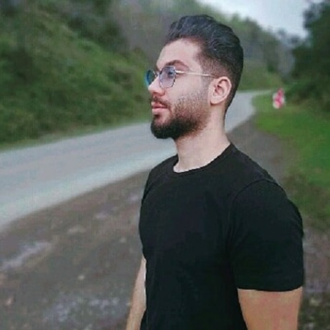 دانلود آهنگ من زیبایی کم دارم نگیر از من قشنگیتو امیر رشوند