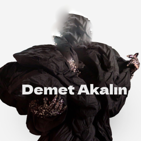 دانلود آهنگ Demet Akalın Karıştırıcam O Uykularını