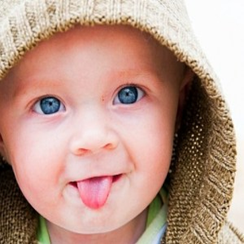 دانلود آهنگ چشات در باغ سبزه به والله با صدای دختر