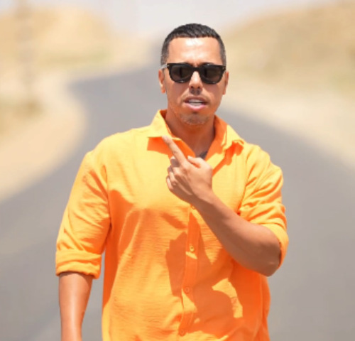 دانلود آهنگ دانوش دو مین
