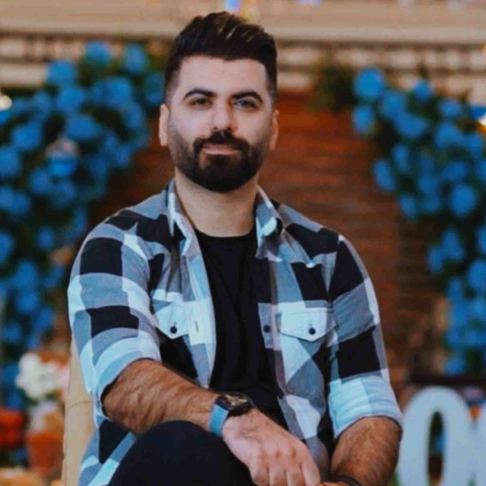 دانلود اهنگ میلاد قربانی لحظه جنگ