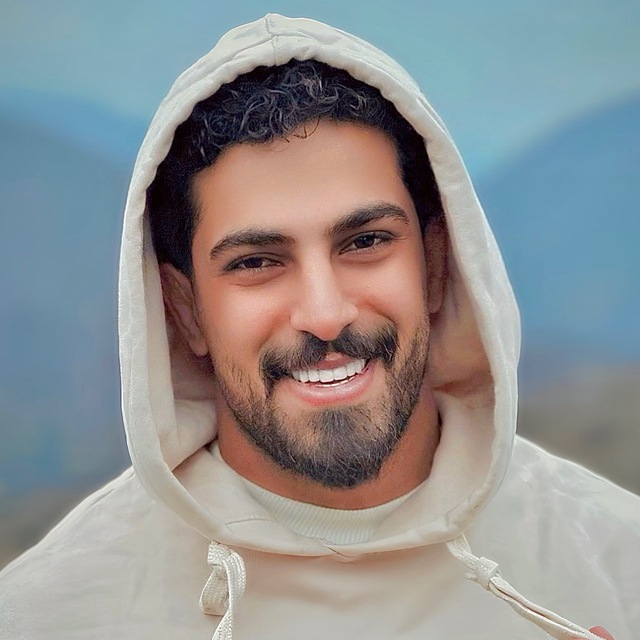 دانلود اهنگ محمد کجوری توپ تانک فشفشه امشو شب لغزشه