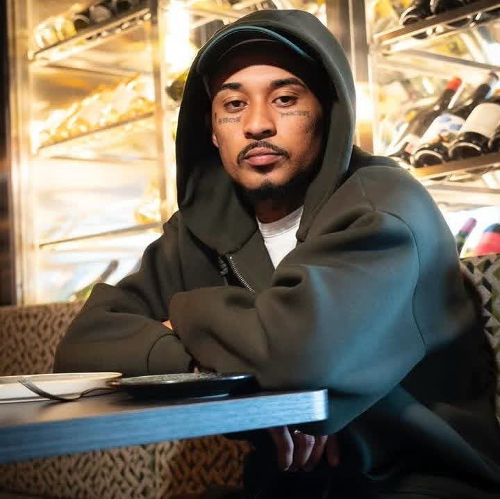 دانلود اهنگ MC L da Vinte parado no bailão